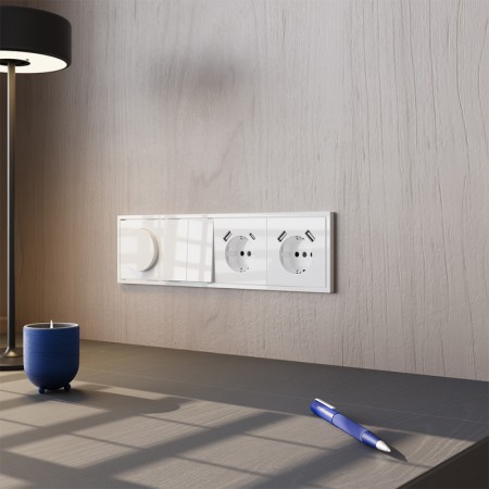 Розетка VOLTUM VLS040501