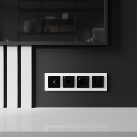 Розетка Встраиваемые механизмы черные акриловые W1183048